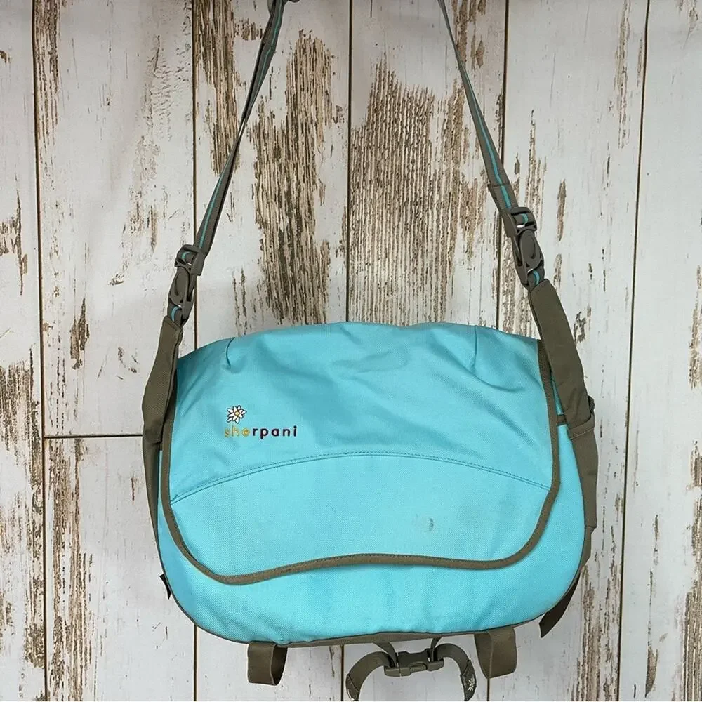 Sherpani Laptop Messenger Bag. In excellent used condition!
